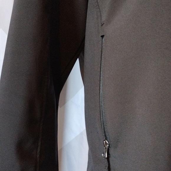 Free Tech Large jacket - Picture 2 of 4